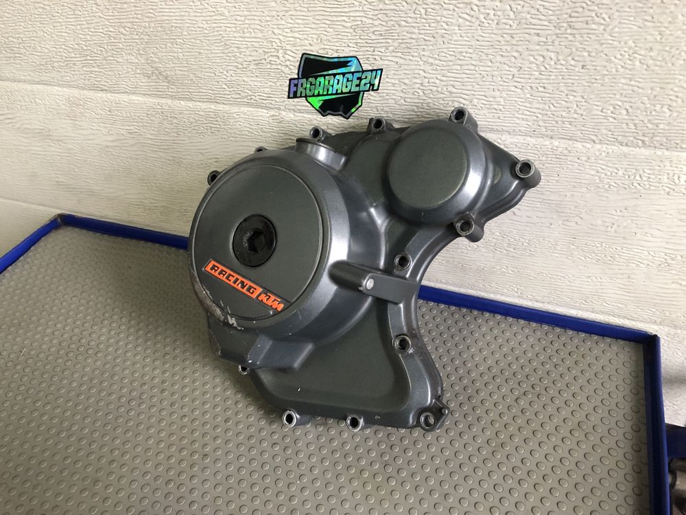 Kapa ktm duke 390 pokrywa alternatora