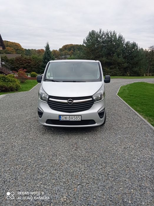 Opel Vivaro 9 osobowe wersja długa Polski salon 1.6