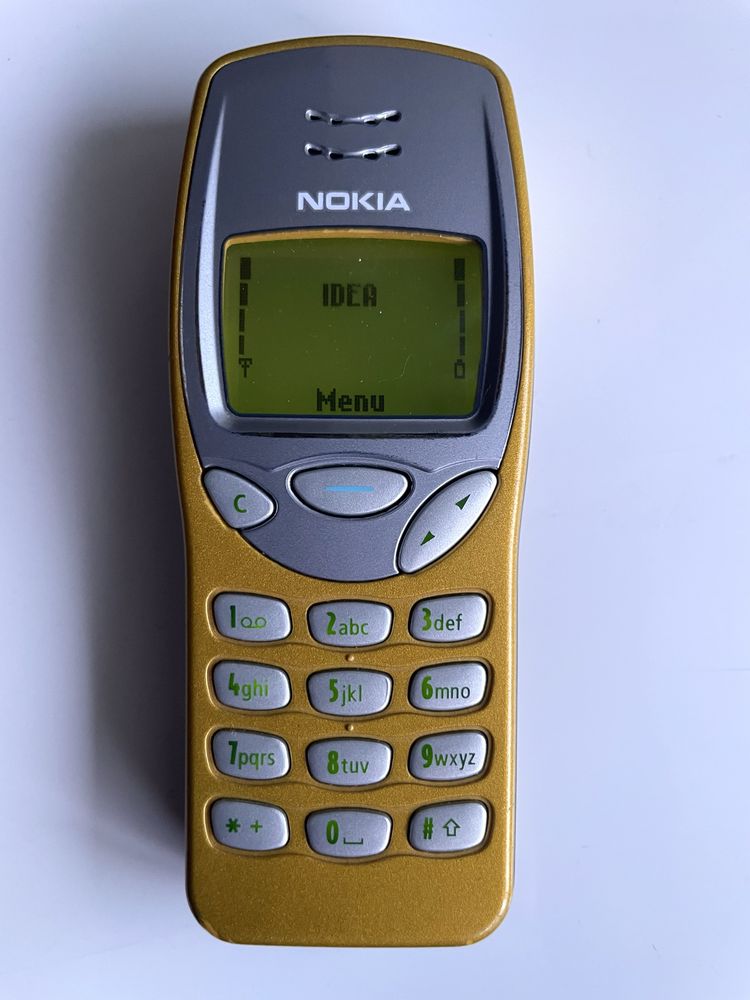 Nokia 3210 PL zolta w dobrym stanie.