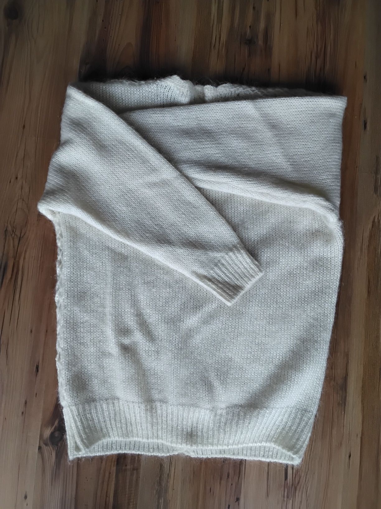 Gruby wełniany sweter rozpinany