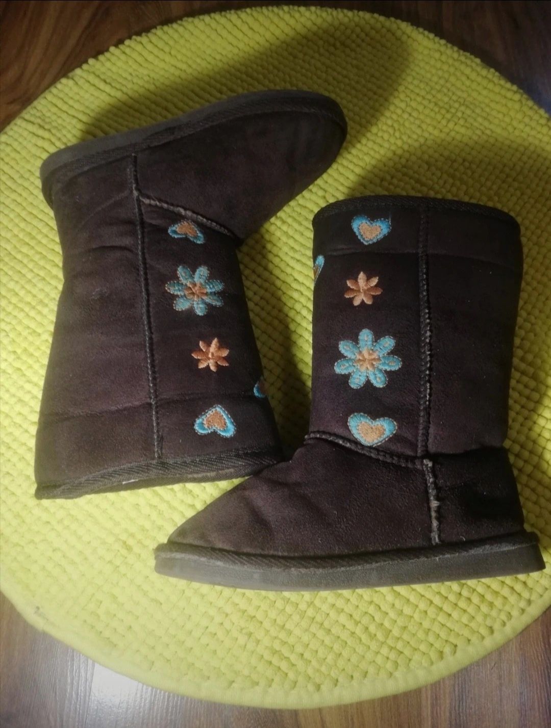 Buty kozaki zamszowe z kwiatkami