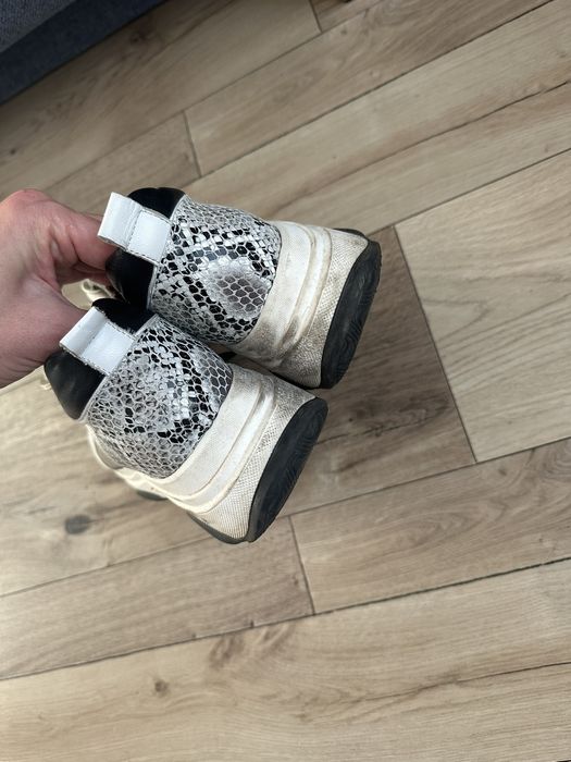 Продам жіночі снікерси