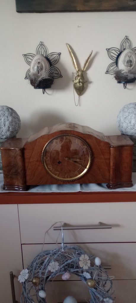 Zabytkowy zegar Zentra Kinzle