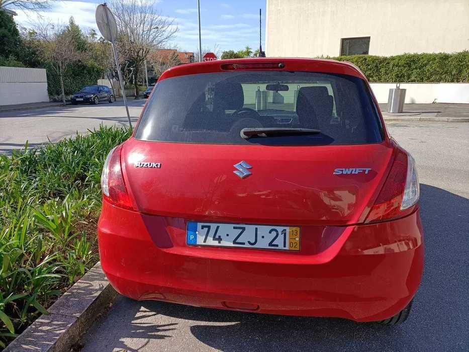 Suzuki Swift 2013 – Económico, Ágil e Fiável