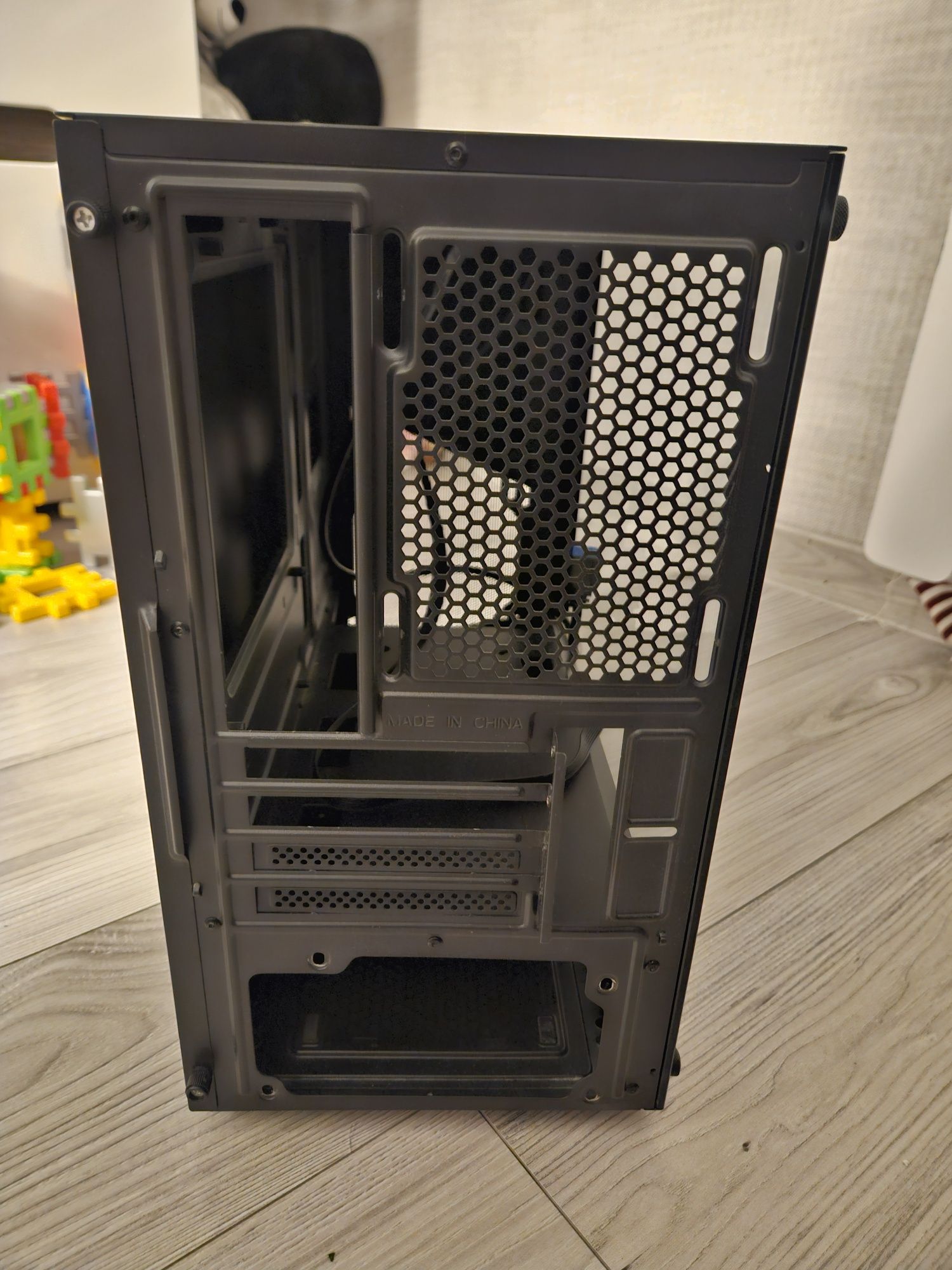 Obudowa Krux Cosmo MIDI Tower