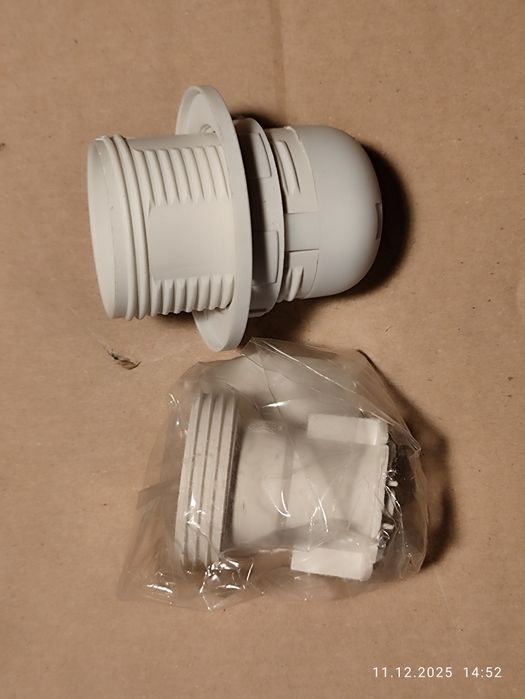 Oprawki do żarówek E27