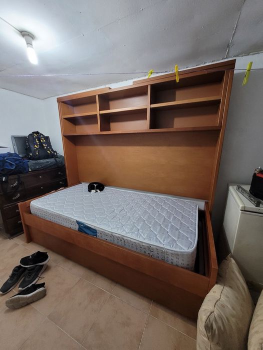 Estudio de solteiro madeira