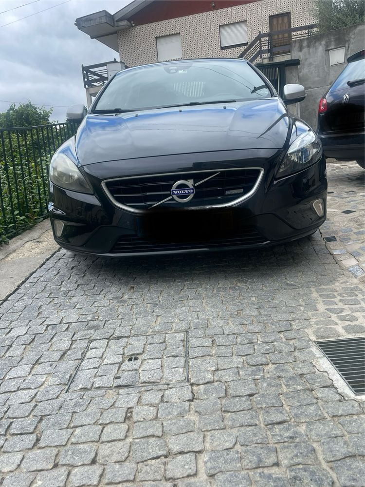 Volvo V40 R-Design – 12/2014 – Excelente Estado
