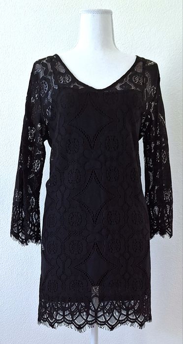 Vestido preto (Mango)