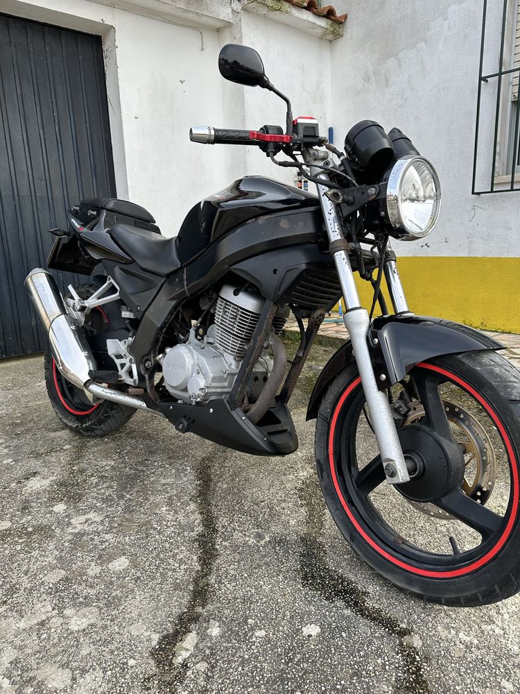 Daelim Roadwin FI 125cc