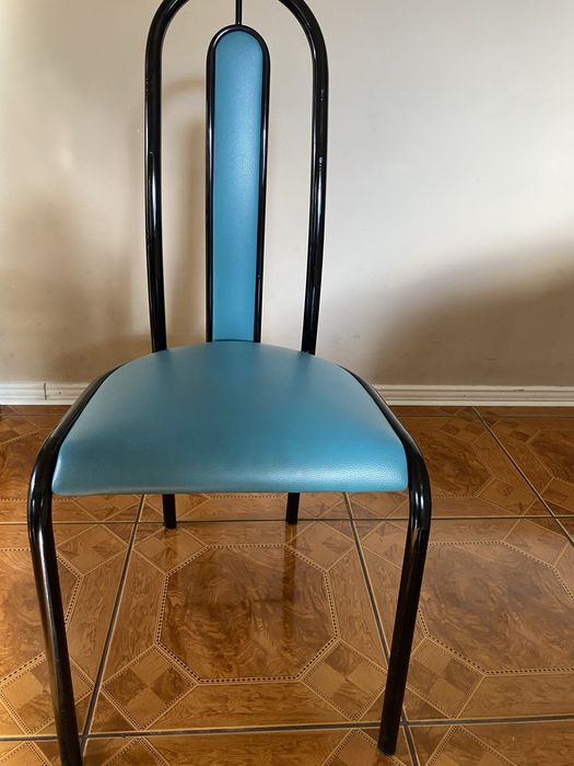 Stół do jadalni z krzesłami