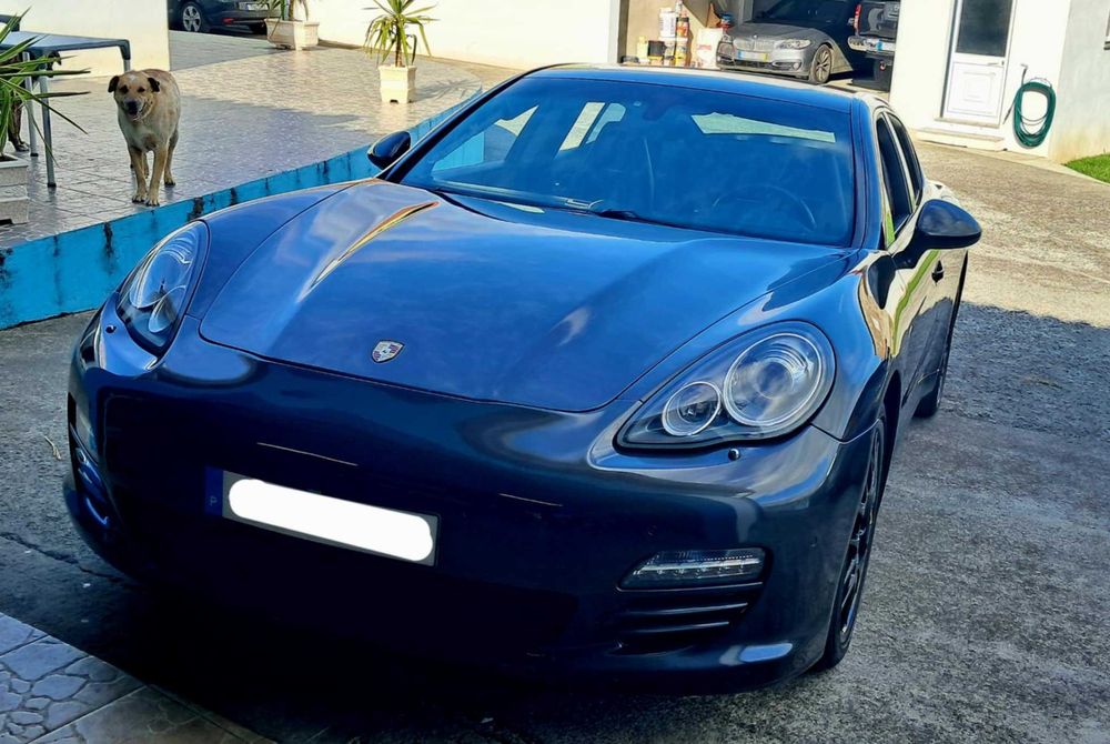 PORSCHE PANAMERA