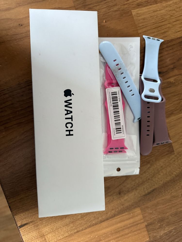 Smartwatch Apple Watch SE (2nd Gen) GPS 40 mm beżowy z paskiem S/M