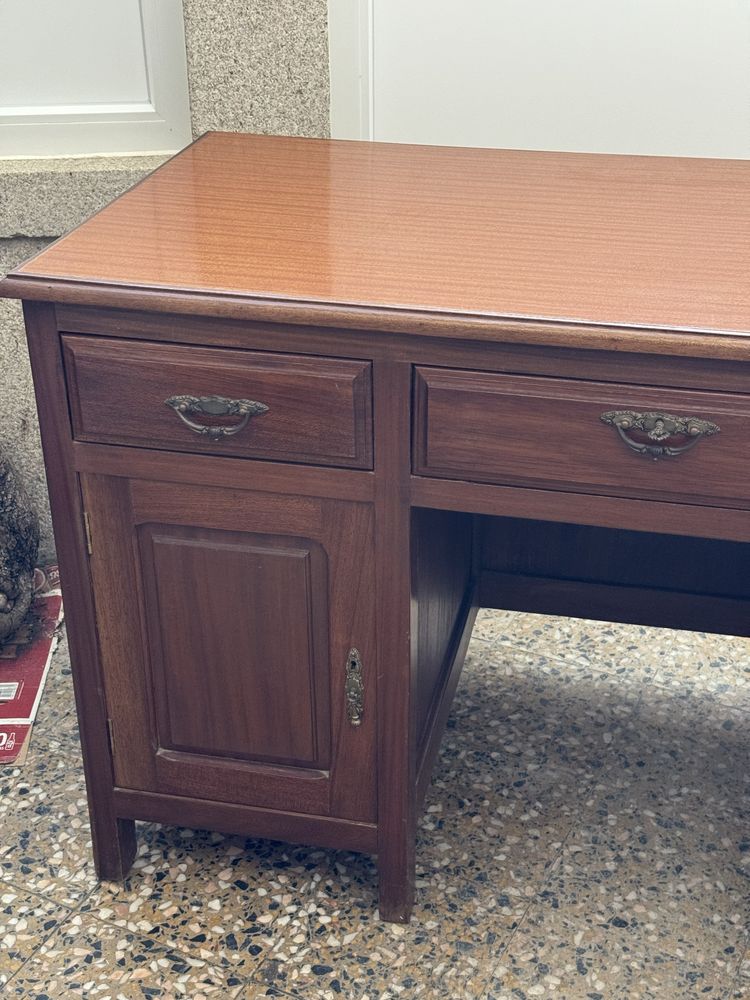 Secretaria em madeira maciça