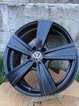 Чорні матові диски R17 AUDI VW Golf Passat Alltrack B8 Tiguan