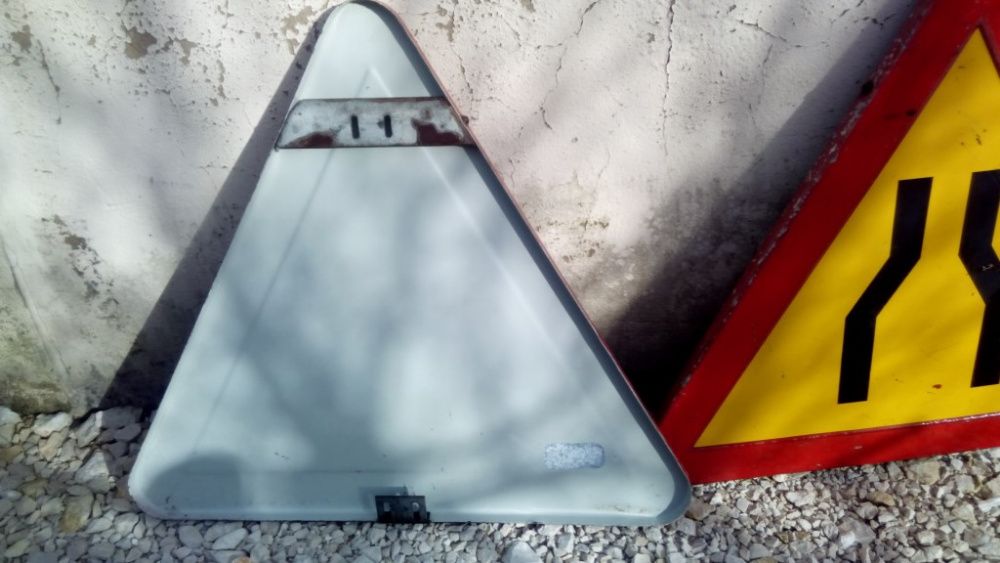 sinais para obras na estrada