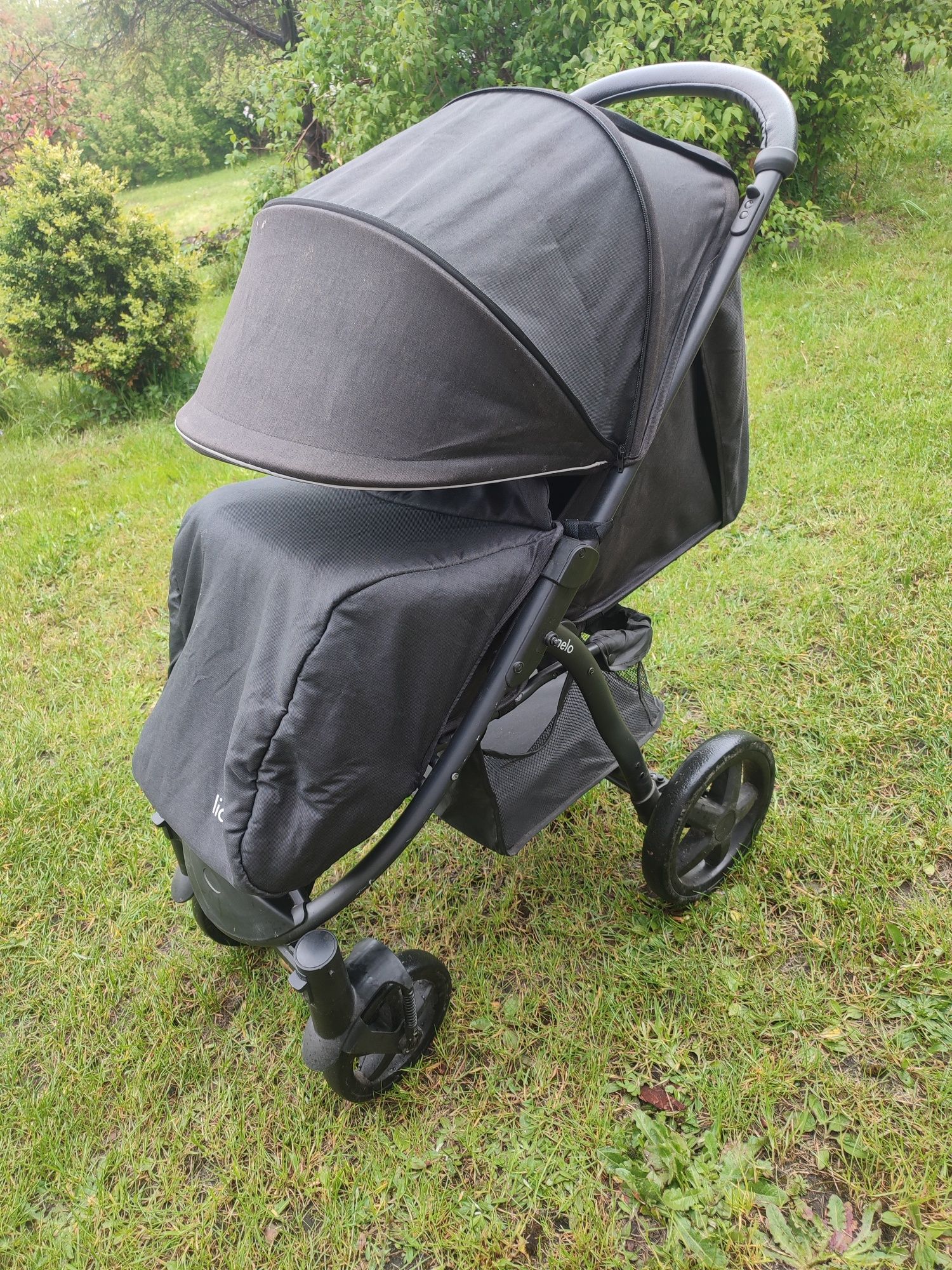 Wózek spacerowy Lionelo Annet Plus Black Carbon