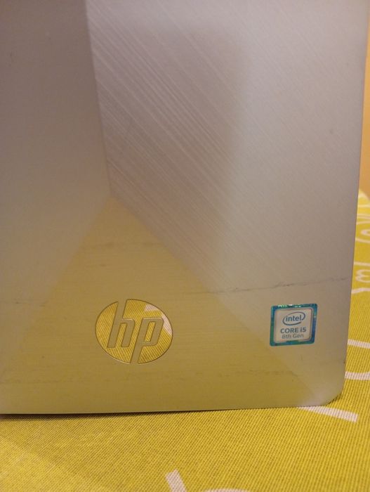 HP Pavilion 595-p01ns MT I5-8400
Computador HP com pequenas