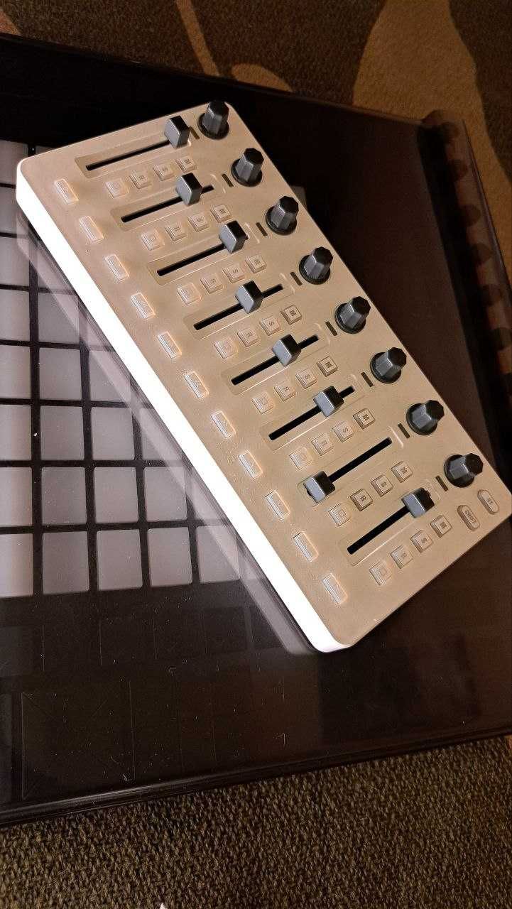 M-Wave SMC Mixer - Kontroler MIDI USB Bluetooth