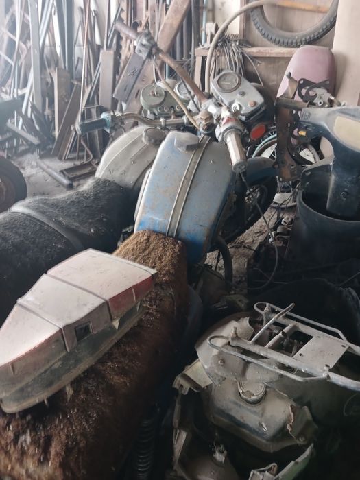 Двигун восход розібраний