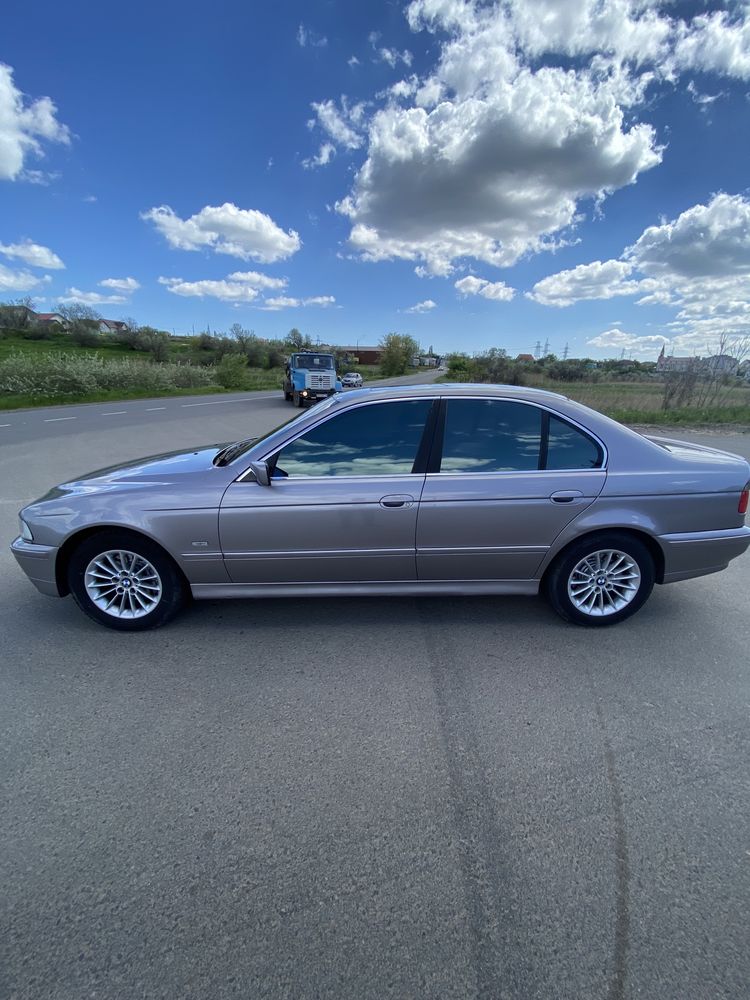 Продам Bmw e39 3.0i