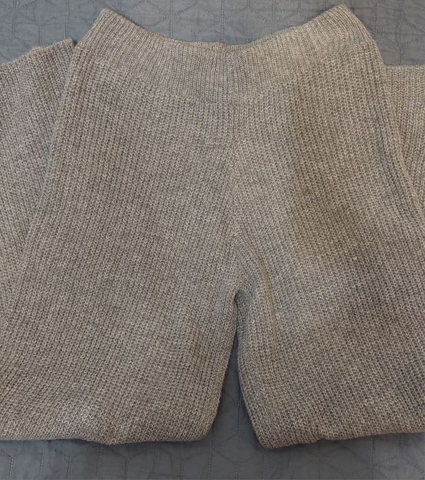 Жіночий теплий в'язаний костюм зимній