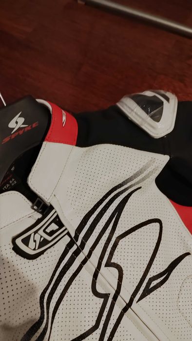 Fato mota spyke perfurado 2 peças