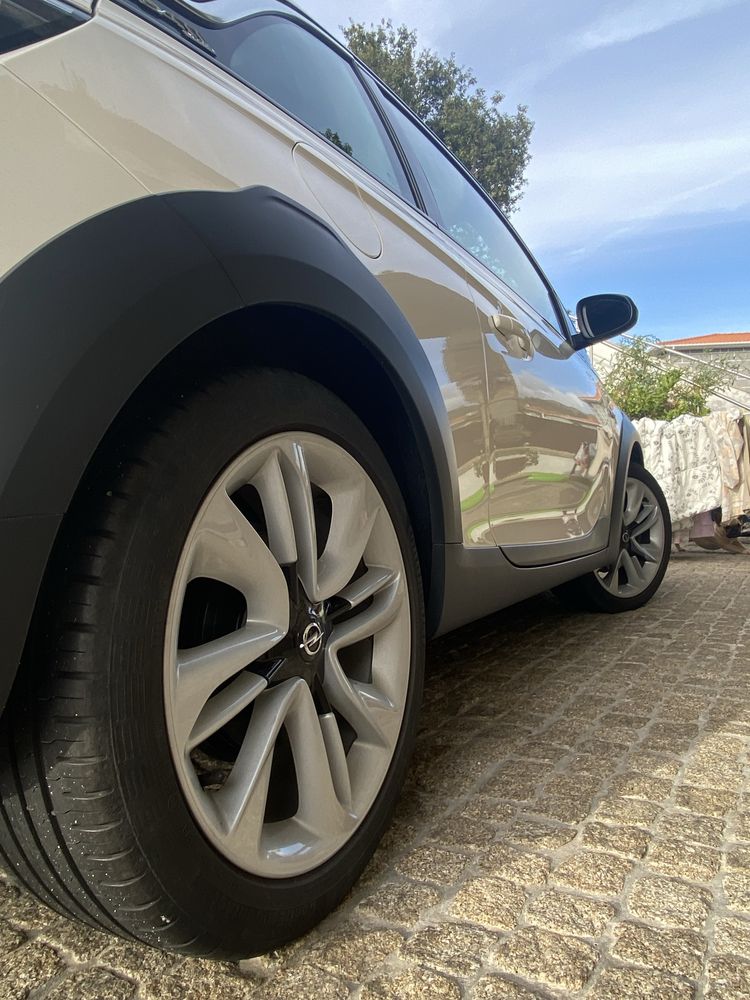 Opel Adam Rocks 1.0 115cv