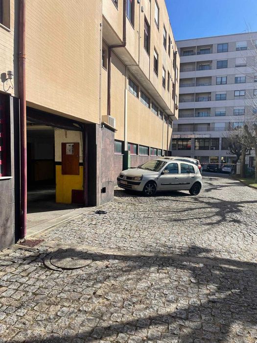 Lugar de garagem +arrecadação