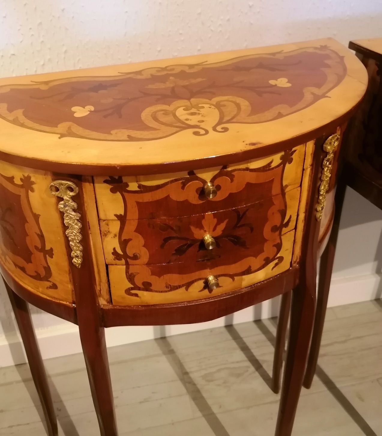 Mesas meia lua (encostar apoio mesinhas cabeceira) Wine tables Luís XV