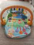 Mata z pianinkiem Fisher Price