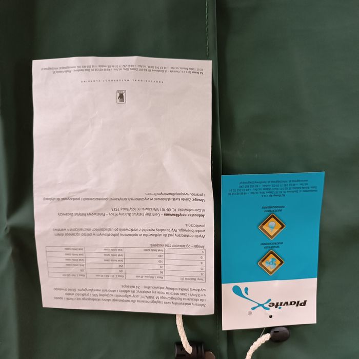 Wodoochronna kurtka z kapturem