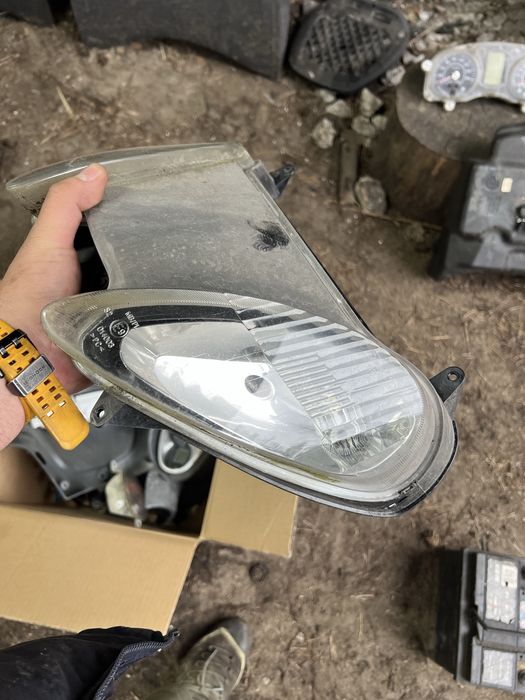 Yamaha majesty 125 lampa przedni reflektor