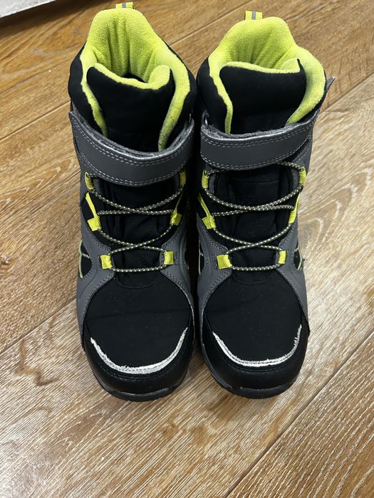 Зимове взуття чобітки для хлопчика розмір 37