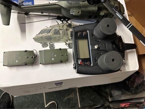 Helicóptero eachine e-200