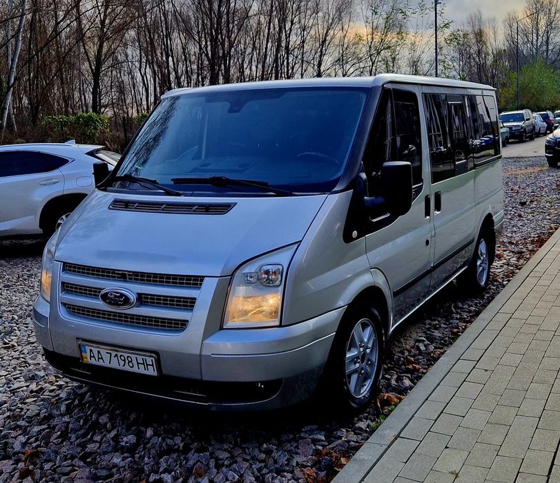 Автомобіль в гарному стані.