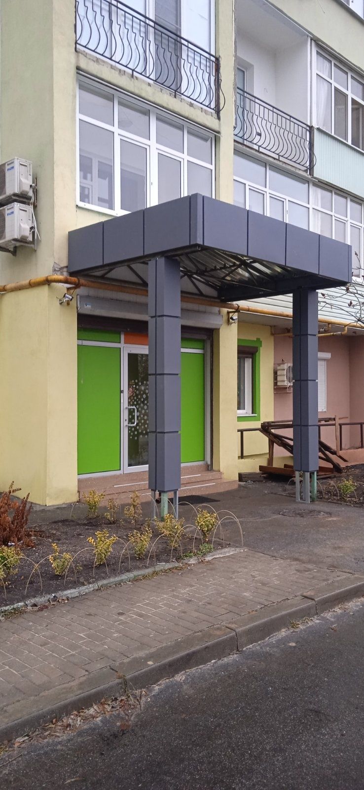 Фасадні металеві панелі