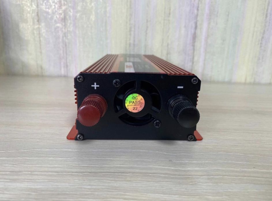 Инвертор преобразователь 500, 1000, 2000w 12/220V