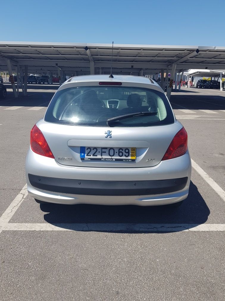 Peugeo 207 - 1.4 gasolina - 2008