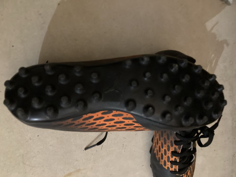 Tenis de futebol da Puma como novos n 37