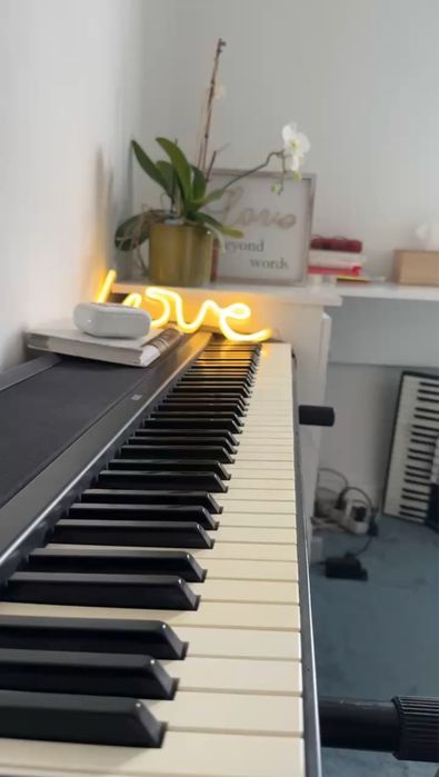 Nauka śpiewu, gry na pianinie i pisania piosenek – dla dorosłych