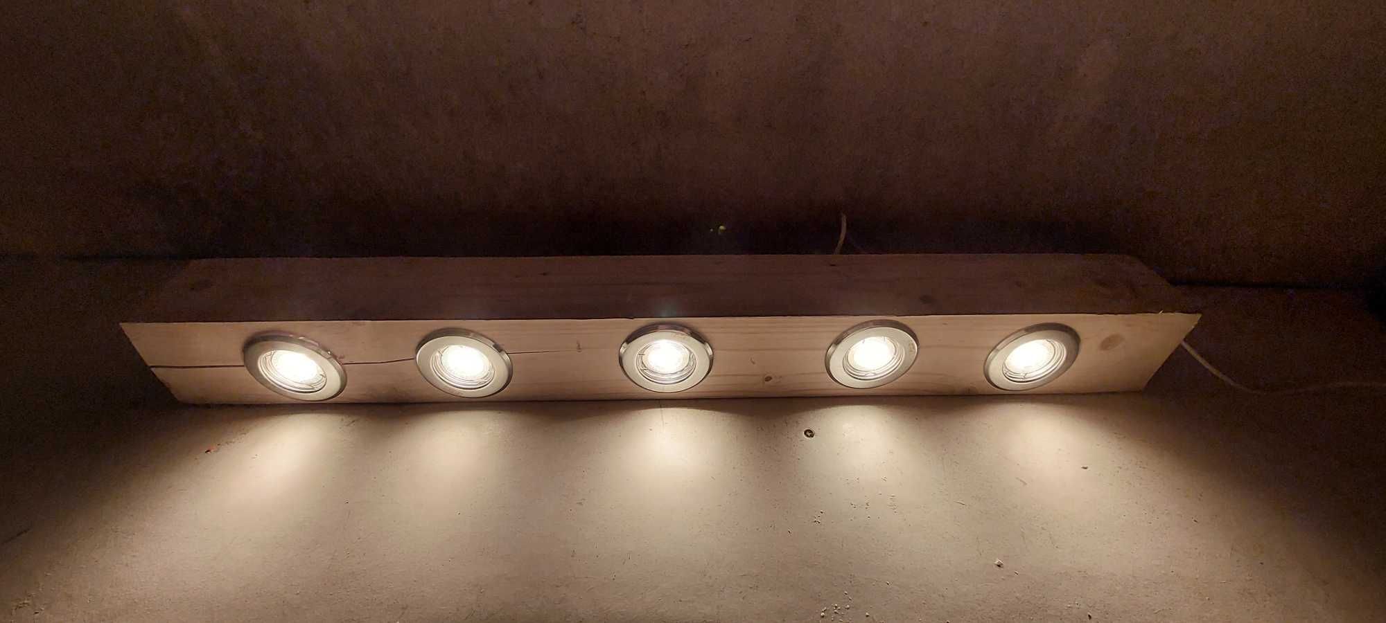 Drewniana lampa, ozdobna lampa