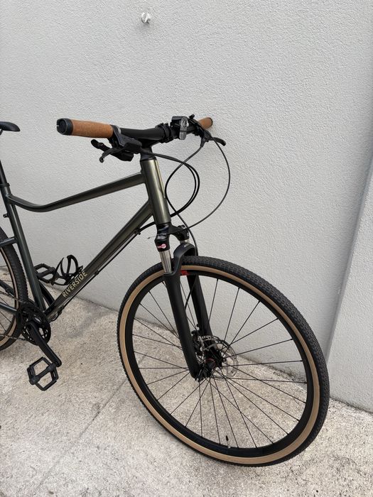 Bicicleta trekking riverside 920