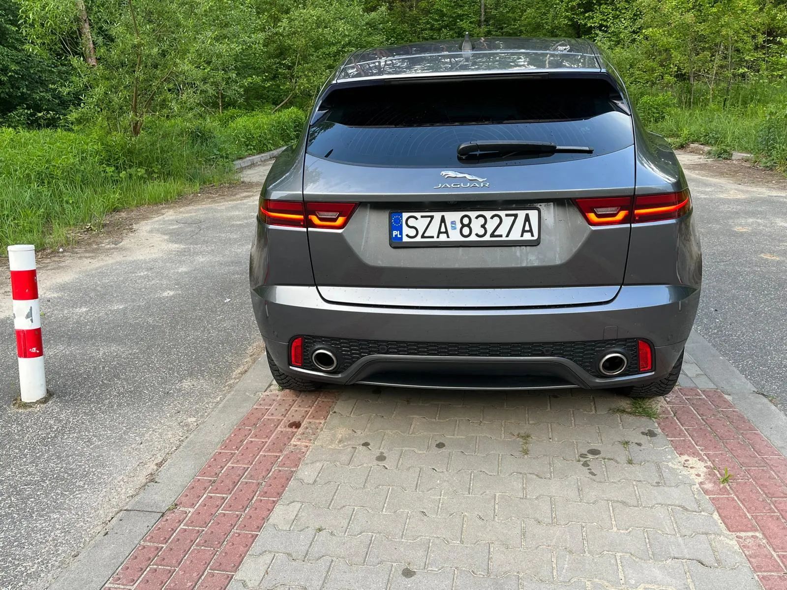 Jaguar E-Pace Pierwszy właściciel, napęd 4x4, niski przebieg 57 tyś bogate wyposażen