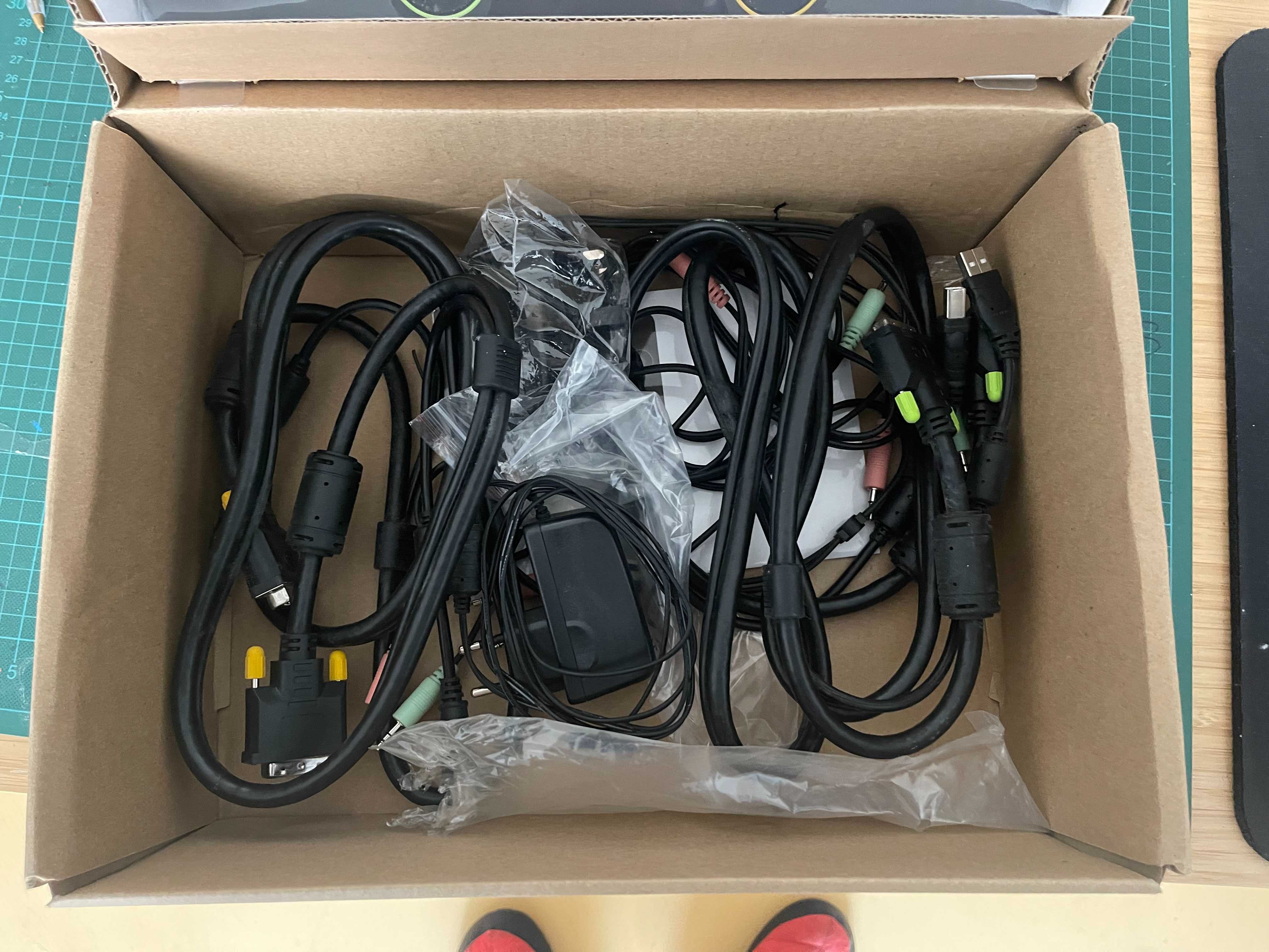 BELKIN - KVM  Switch 2 ports
