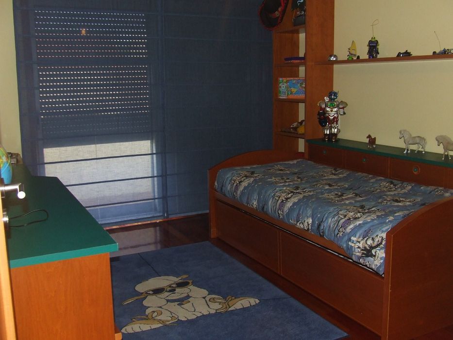 Quarto Estudio c/duas camas e secretária