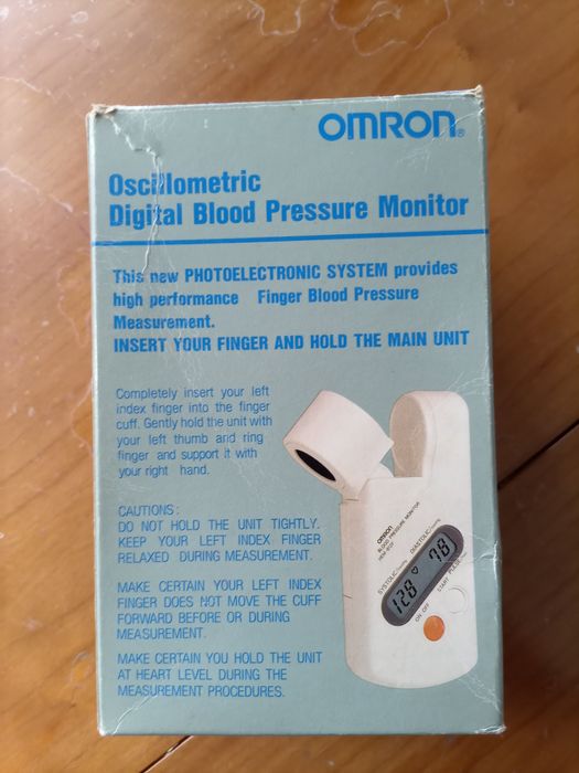 Medidor de tensão omron HEM-812F vintage