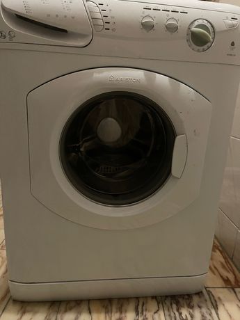 Máquina Lavar roupa Ariston