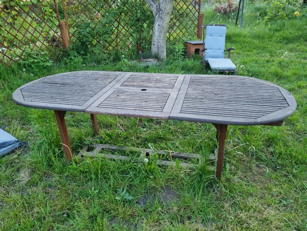 Duży stół ogrodowy do renowacji
