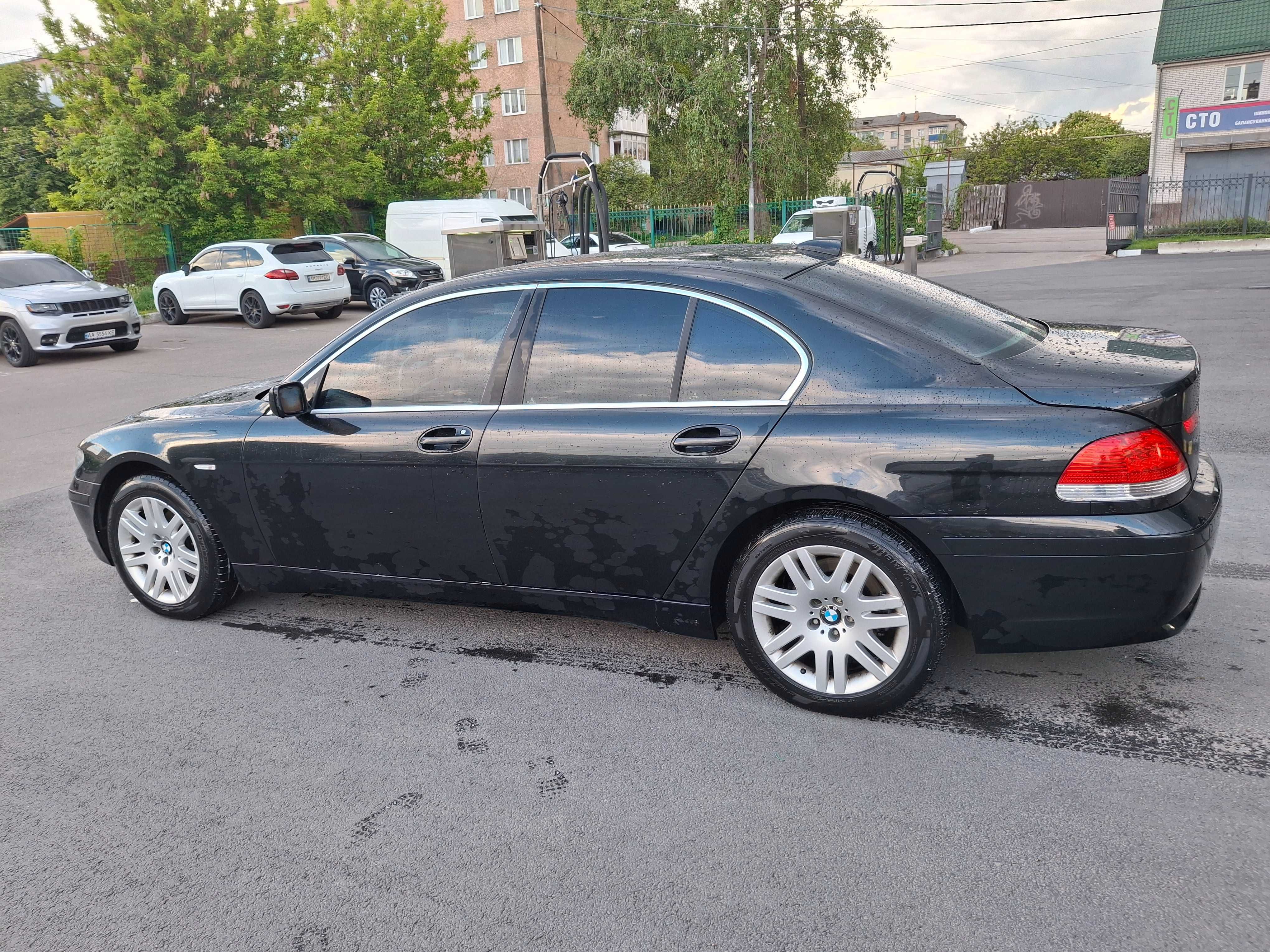 Автомобіль бмв е 65